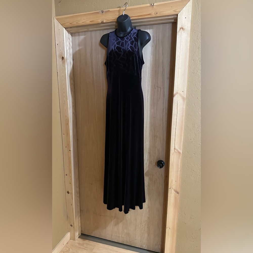 Elegant Vintage Purple Velvet Evening Gown formal floor length